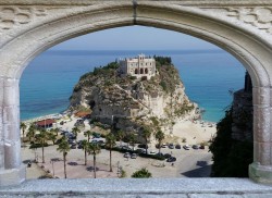 Tropea acro